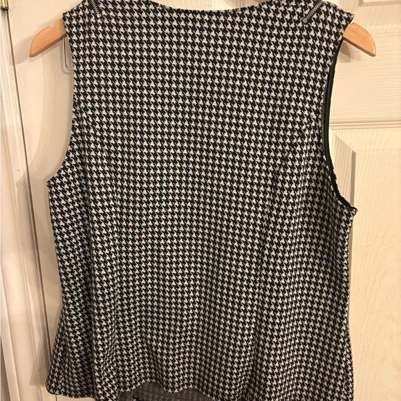 Lane Bryant Black and White Fitted Houndstooth Tank Top size 14/16 - Picture 2 of 7